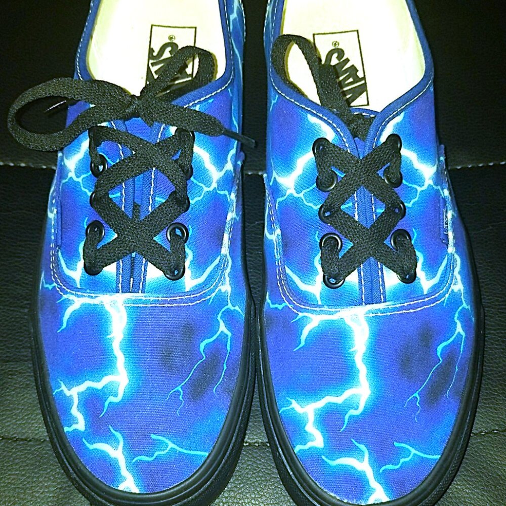 VANS AUTHENTIC LIGHTNING SHOES..LIKE NEW CONDITION!!! - SIZE 10.5 MENS 12 WOMENS